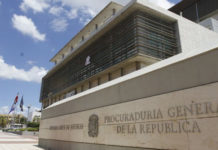 Casi 30 funcionarios que han renunciado en la PGR reciben desde hoy sus prestaciones laborales