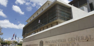 Casi 30 funcionarios que han renunciado en la PGR reciben desde hoy sus prestaciones laborales