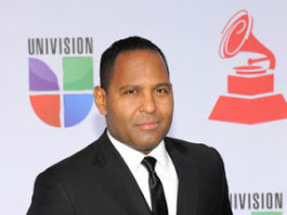 Le «hackean» cuenta de Facebook a Tony Dandrades y piden dinero