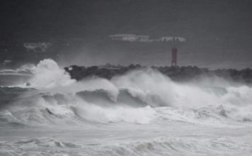 Tifón Haishen golpea Japón con vientos violentos y fuertes lluvias