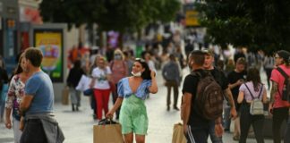 Nuevas restricciones en Europa para contener rebrote de la pandemia
