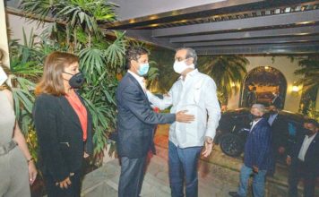 Abinader promete facilidades para planes de inversión privada