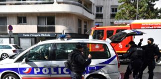 Dos heridos en París en un ataque con cuchillo frente a la antigua sede de revista Charlie Hebdo
