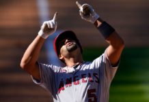 Pujols dispara su jonrón 660 e iguala con Willie Mays