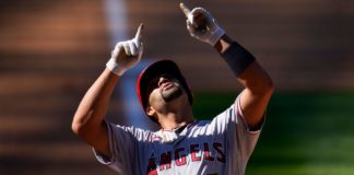 Pujols dispara su jonrón 660 e iguala con Willie Mays