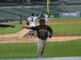 Ramírez explota con 2 jonrones en victoria de Cleveland