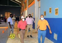 Juan Vila se reune con ingenieros y arquitectos de MIDEREC en La Barranquita