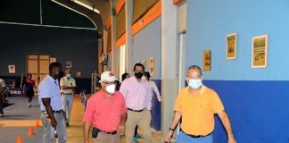 Juan Vila se reune con ingenieros y arquitectos de MIDEREC en La Barranquita