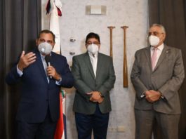 Ministro Camacho ofrece respaldo al campeonato de béisbol invernal