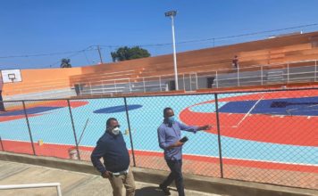 Alcaldía de Puerto Plata acondiciona cancha Liga Miramar en populoso sector Los Cocos