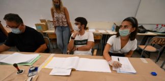 Italia aprueba en referéndum la reducción del número de parlamentarios