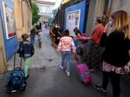 Los europeos vuelven a clase tras seis meses caóticos por el coronavirus