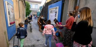 Los europeos vuelven a clase tras seis meses caóticos por el coronavirus