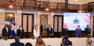 Presidente invita al sector privado a presentar proyectos
