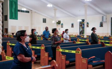 Religiosos se quejan de que Gobierno entrara a las iglesias en nuevas restricciones