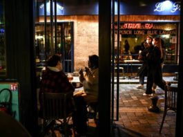 París cierra sus bares en una Europa azotada de nuevo por la pandemia