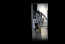 Nuevas restricciones para intentar frenar la pandemia en Europa