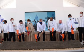 Presidente Abinader da primer picazo para ampliar y reconstruir puerto de Barahona que será multifuncional