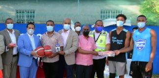 Ministerio de Deportes entrega tres canchas remozadas en El Almirante