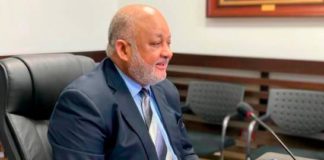 Abinader destituye a Roberto Fulcar del Ministerio de Educación