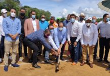 Dan primer picazo para campo de fútbol de Jarabacoa