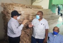 Ministro Camacho juramenta a Vinicio Clase como nuevo Director de Deportes