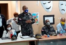 Director regional Santo Domingo Oriental sostiene encuentro con los líderes comunitarios de SDE