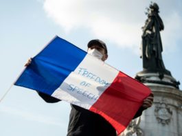 Operación policial en Francia contra islamistas tras la decapitación de un profesor