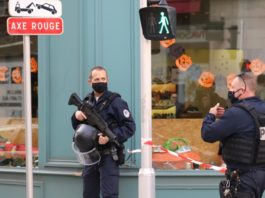 Tres muertos por ataque con cuchillo en iglesia en ciudad francesa de Niza