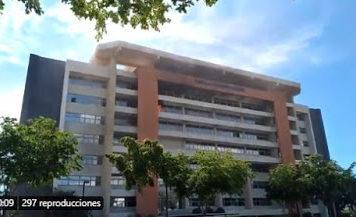 Bomberos controlan incendio en edificio administrativo de la UASD; no se reportan heridos ni muertos