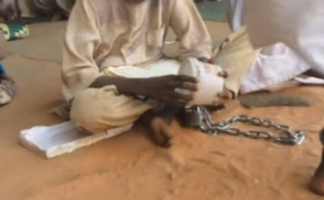 El horror de las escuelas donde se encadena a los niños