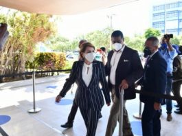 Lucia Medina acude a la Procuraduría requerida por su declaración de bienes