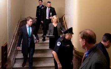 Miles Taylor, exfuncionario de Seguridad Nacional, revela que era ‘Anonymous’