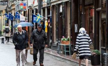 Suecia sigue sin mascarilla: no piensa cambiar de estrategia en la segunda ola de covid-19 pese al aumento de casos