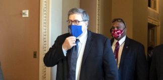 Renuncia director de delitos electorales en Estados Unidos
