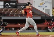 Leones derrotan a los Gigantes en extrainning