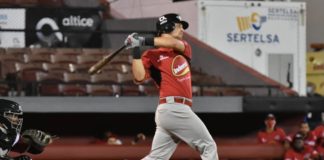 Leones derrotan a los Gigantes en extrainning