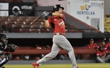 Leones derrotan a los Gigantes en extrainning