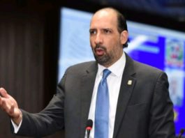 Henry Merán inscribe su candidatura a Defensor del Pueblo