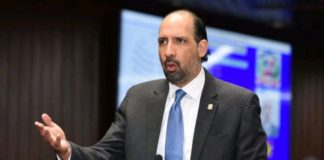 Henry Merán inscribe su candidatura a Defensor del Pueblo