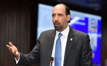 Henry Merán inscribe su candidatura a Defensor del Pueblo