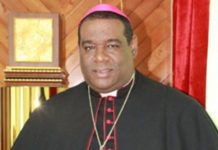 Monseñor Jesús Castro afirma levantar toque de queda en Navidad es un arma letal para dominicanos