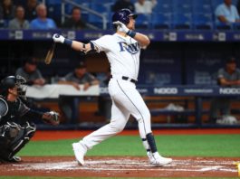 Leones anuncian al inicialista Nate Lowe