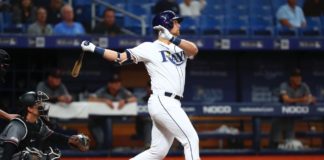 Leones anuncian al inicialista Nate Lowe
