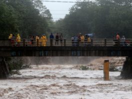 Eta toca tierra a lo largo de la costa centro-sur de Cuba