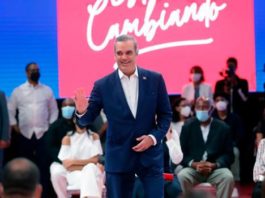 Luis Abinader resalta logros en la salud y en la recuperación económica