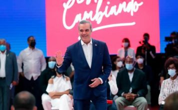 Luis Abinader resalta logros en la salud y en la recuperación económica