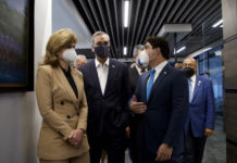 Presidente Abinader asiste a inauguración de nueva sede del Banco Centroamericano