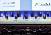 Accionistas de CaixaBank aprueban la absorción de Bankia