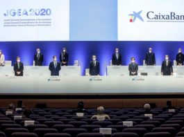 Accionistas de CaixaBank aprueban la absorción de Bankia